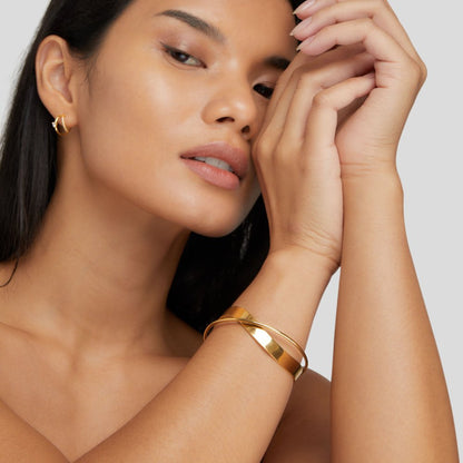 Eve Guld Bangle